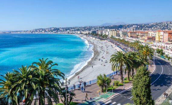 4 guides de voyage pour visiter Nice