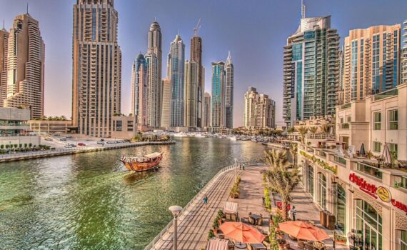 5 guides de voyage pour visiter Dubaï