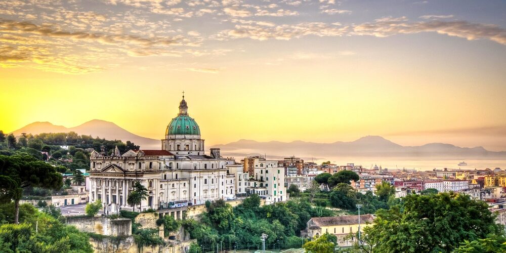 5 guides de voyage pour visiter Naples