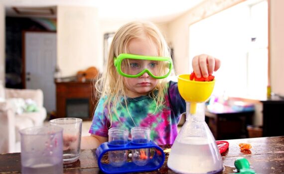 9 livres pour faire des expériences scientifiques rigolotes avec les enfants
