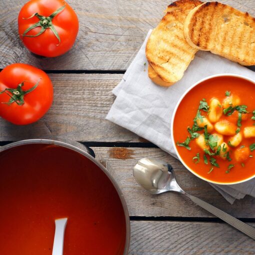 13 super livres de recettes de soupes : du gaspacho de tomate au phô vietnamien